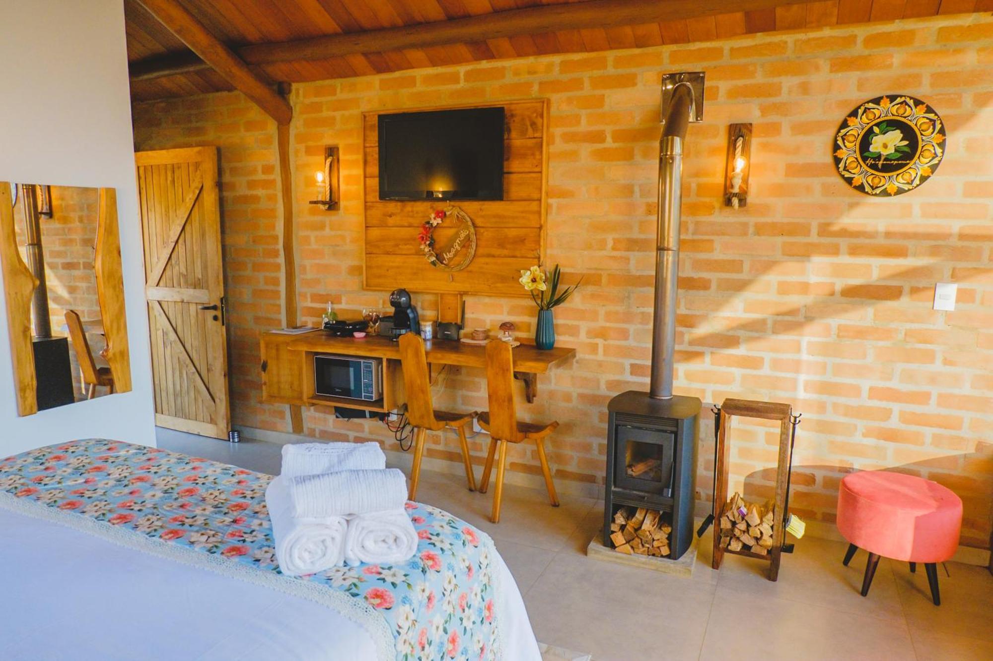 Ho'oponopono & Wine Lodge